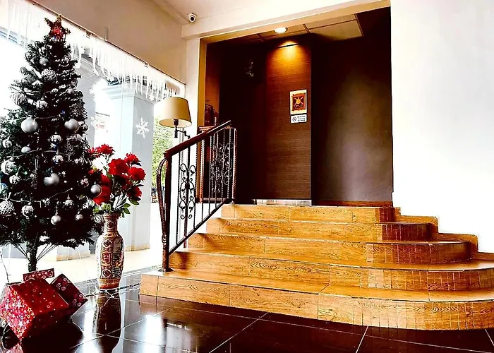 Golden Court Hotel - Sri Pelangi