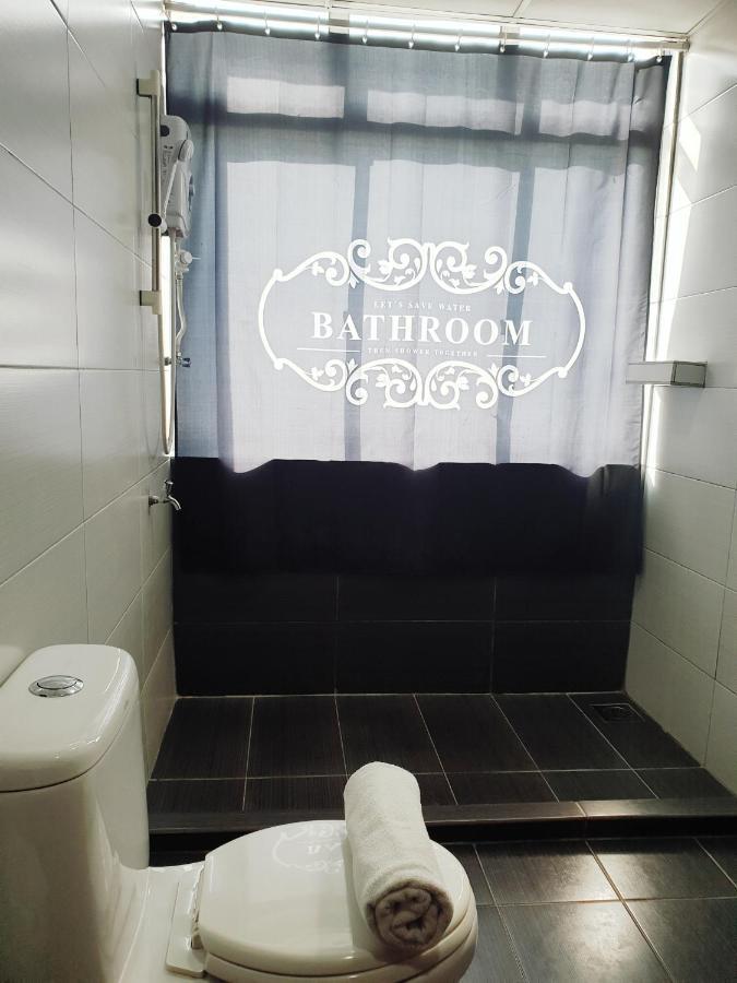 Golden Court - Sri Pelangi 2* Johor Bahru